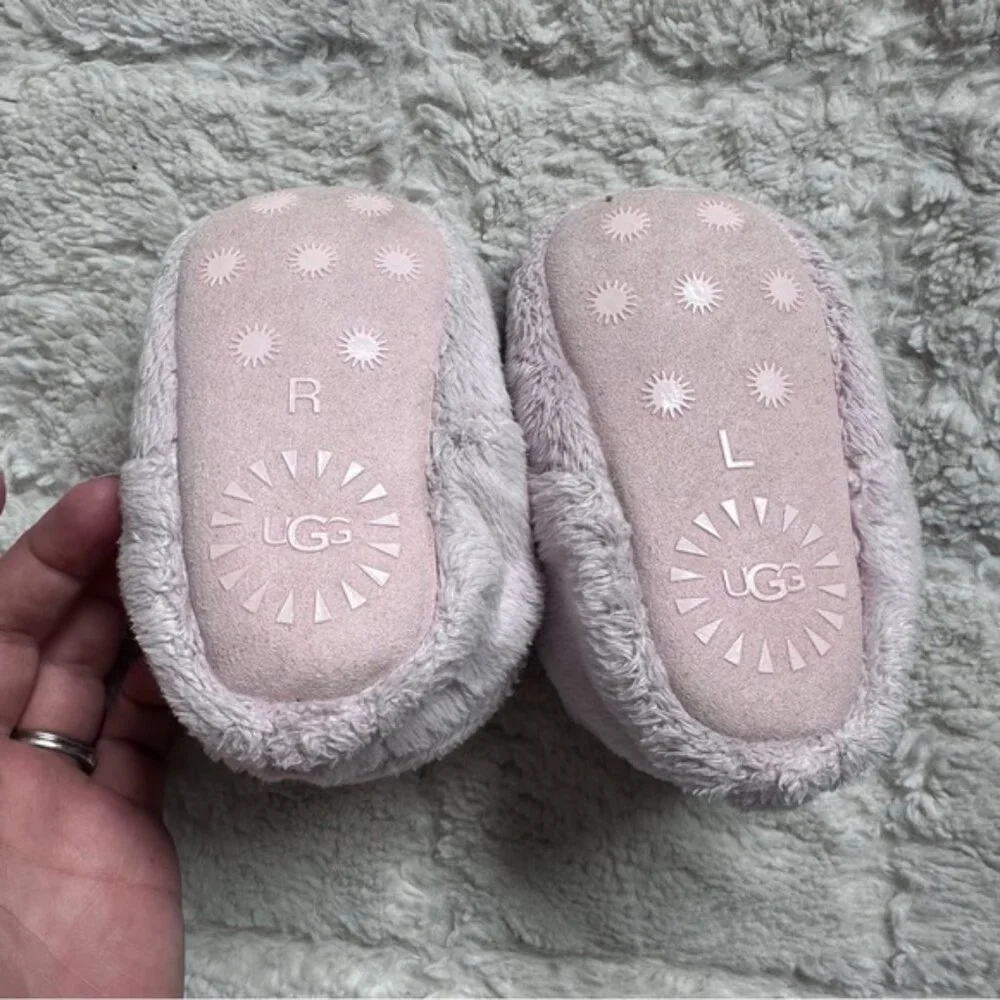 Ugg | Pink Unisex Bixbee Llama Stuffie Faux Fur Booties | Size 02/03